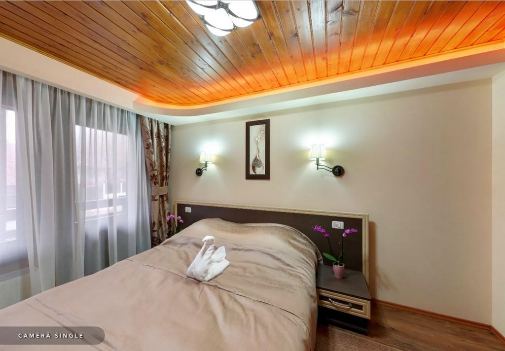 Hotel Hillden Lodge&Restaurant Drumu Carului エクステリア 写真