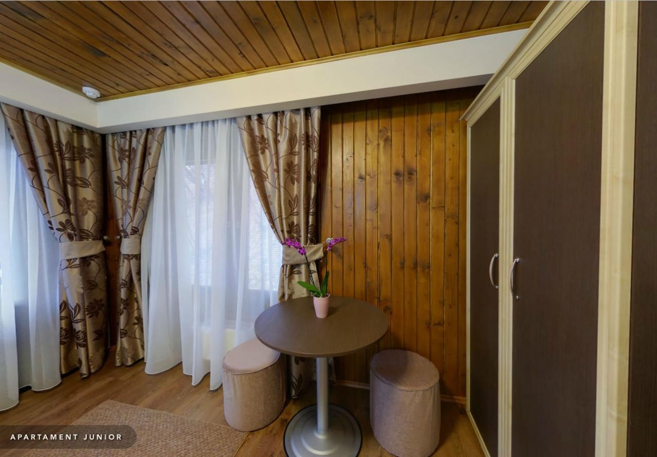 Hotel Hillden Lodge&Restaurant Drumu Carului エクステリア 写真