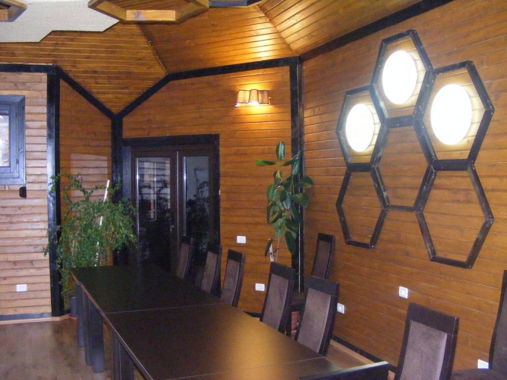 Hotel Hillden Lodge&Restaurant Drumu Carului エクステリア 写真
