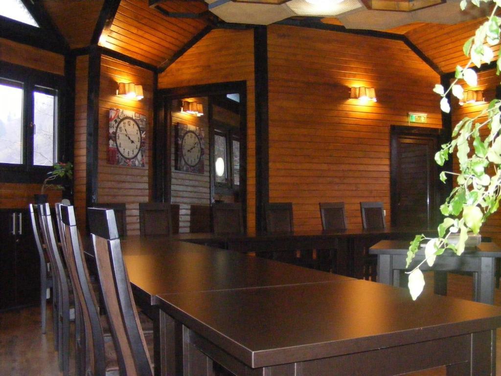 Hotel Hillden Lodge&Restaurant Drumu Carului エクステリア 写真